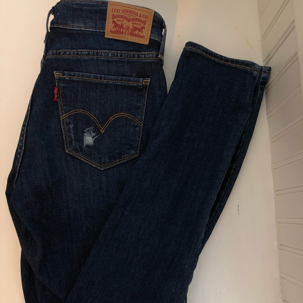 Levi’s 711 Skinny Jeans
